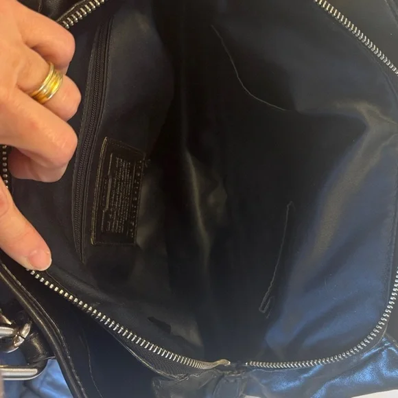 Coach Chelsea Jayden black Leather Handbag - Picture 4 of 7